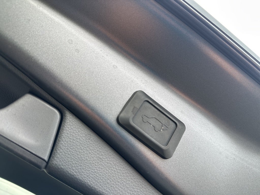 2025 Toyota RAV4 Plug-In Hybrid SE