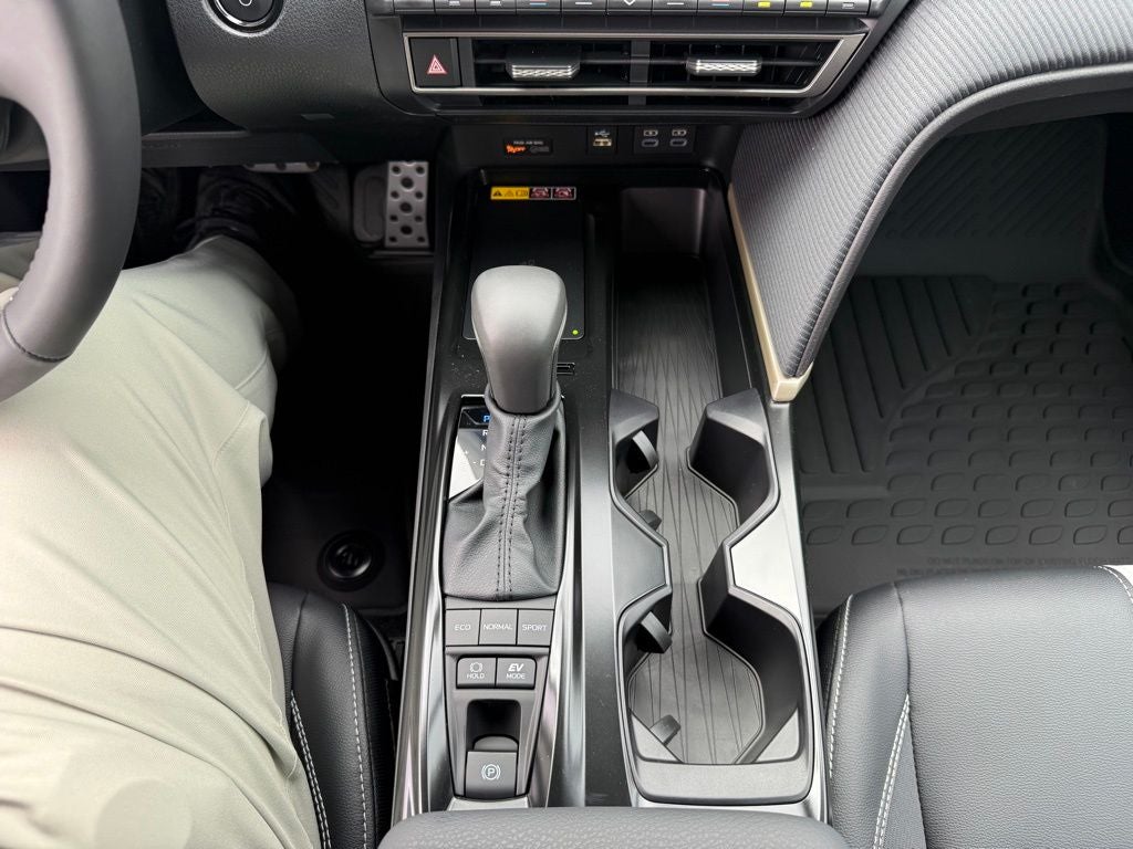 2026 Toyota Camry SE AWD