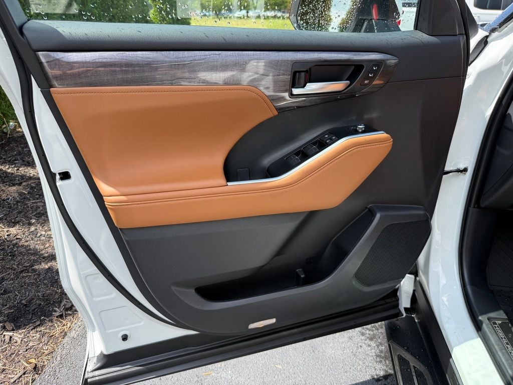 2026 Toyota Highlander Platinum
