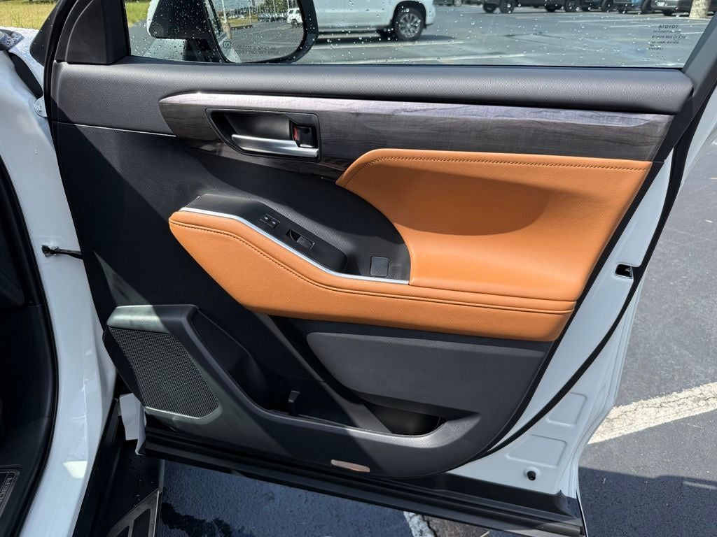 2026 Toyota Highlander Platinum