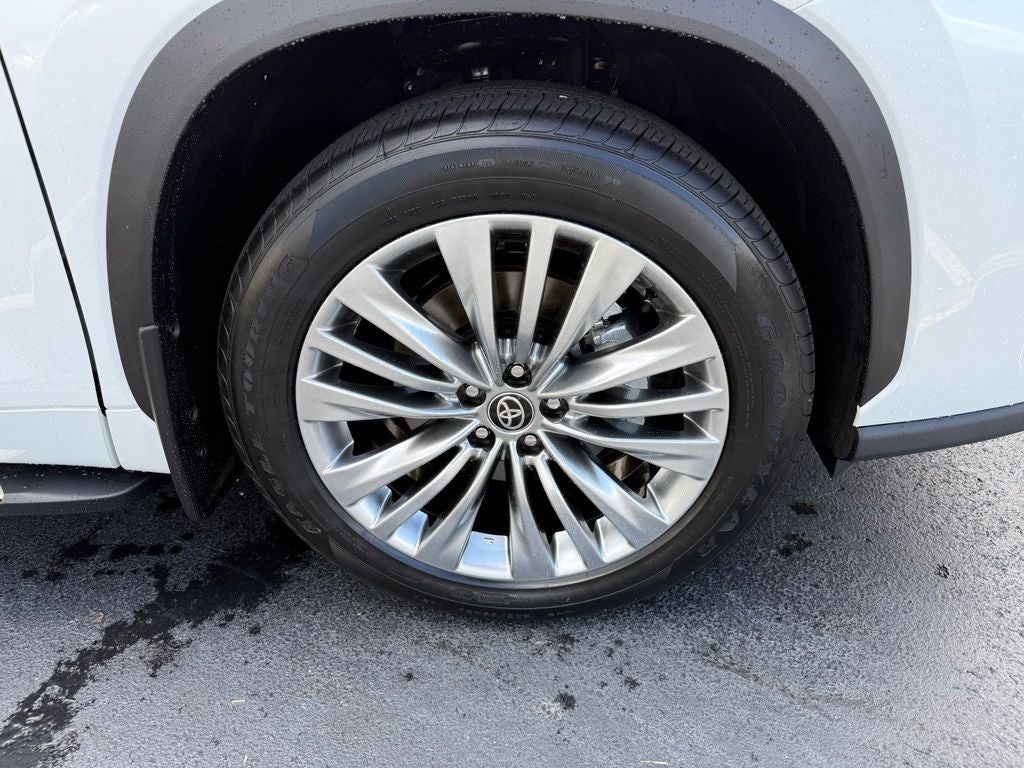 2026 Toyota Highlander Platinum