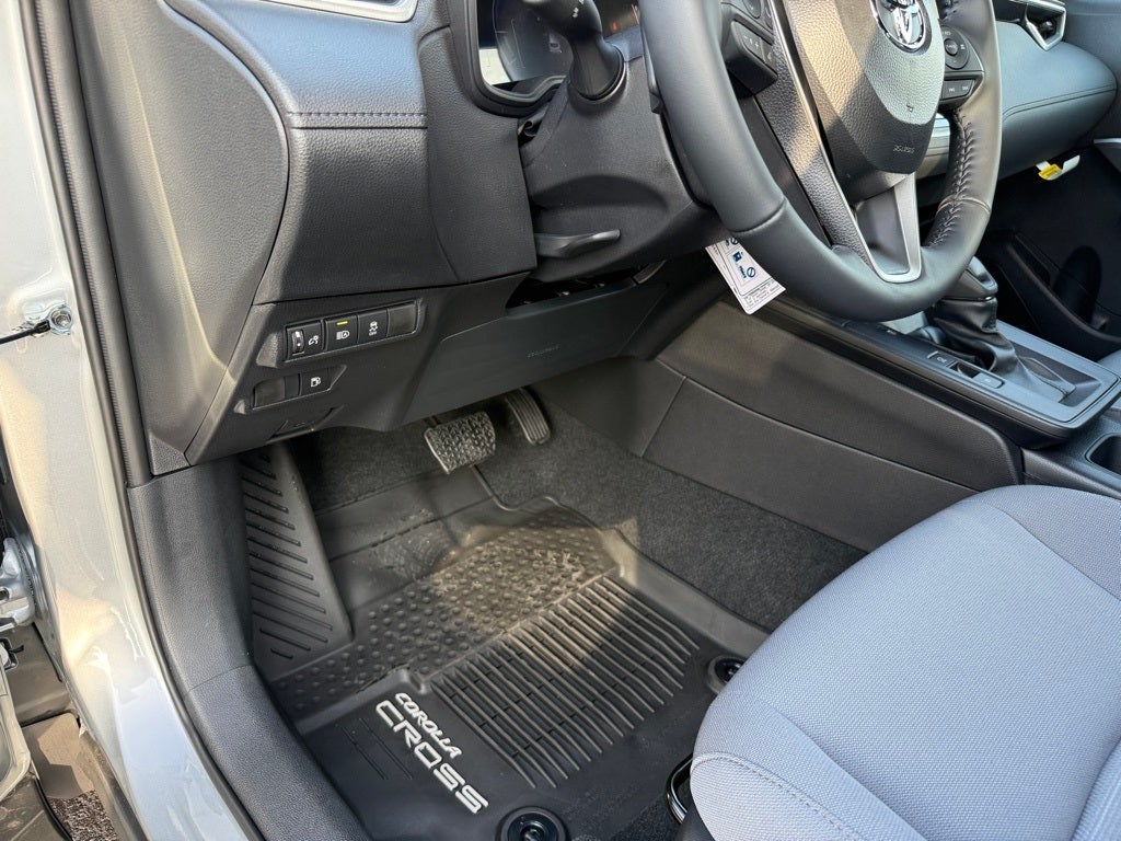 2026 Toyota Corolla Cross Hybrid SE