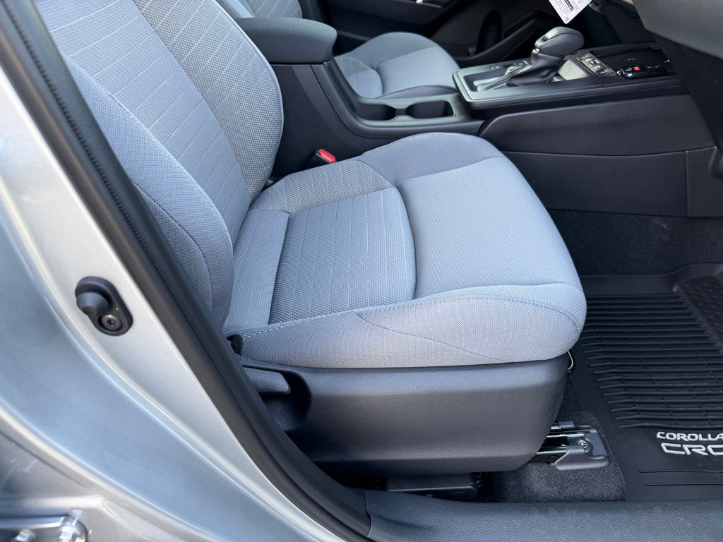 2026 Toyota Corolla Cross Hybrid SE