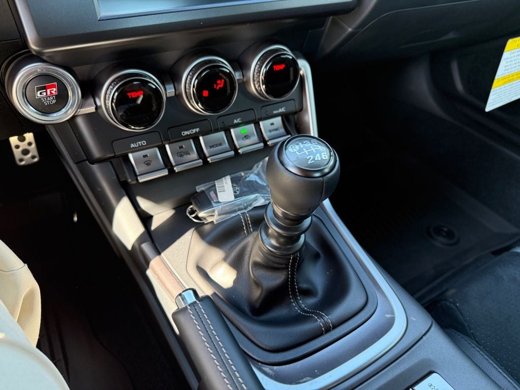 2026 Toyota GR86 Premium MT
