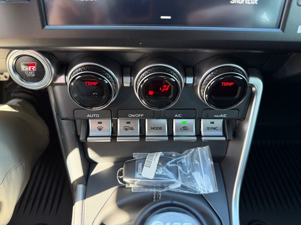 2026 Toyota GR86 Premium MT