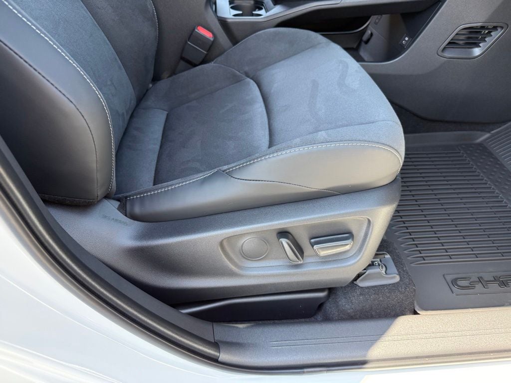 2026 Toyota C-HR XSE